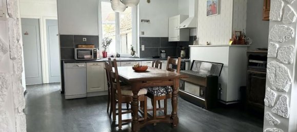 3 bedrooms House in Saint-Venant, France No. 156541 2