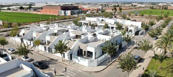 3 غرف نوم فيلا في Pilar de la Horadada, Spain رقم 7028 18