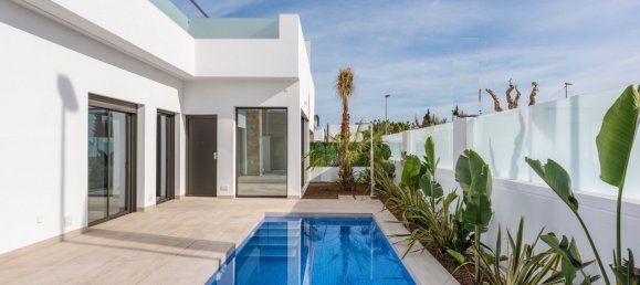 3 غرف نوم فيلا في Pilar de la Horadada, Spain رقم 7028 2