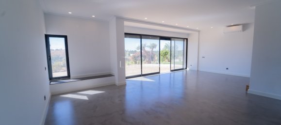 5 bedrooms Villa in Quarteira, Portugal No. 31942 3