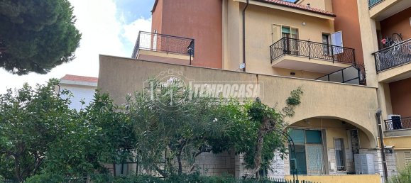 Квартира с 2 спальнями в Пьетра Лигуре, Италия № 379721 13