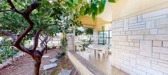 Квартира с 2 спальнями в Пьетра Лигуре, Италия № 379721 12