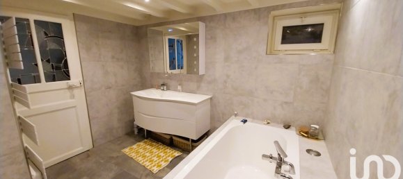 3 bedrooms House in Yevres, France No. 263821 10