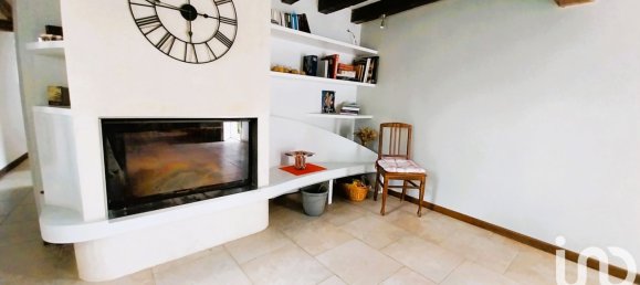 3 bedrooms House in Yevres, France No. 263821 5