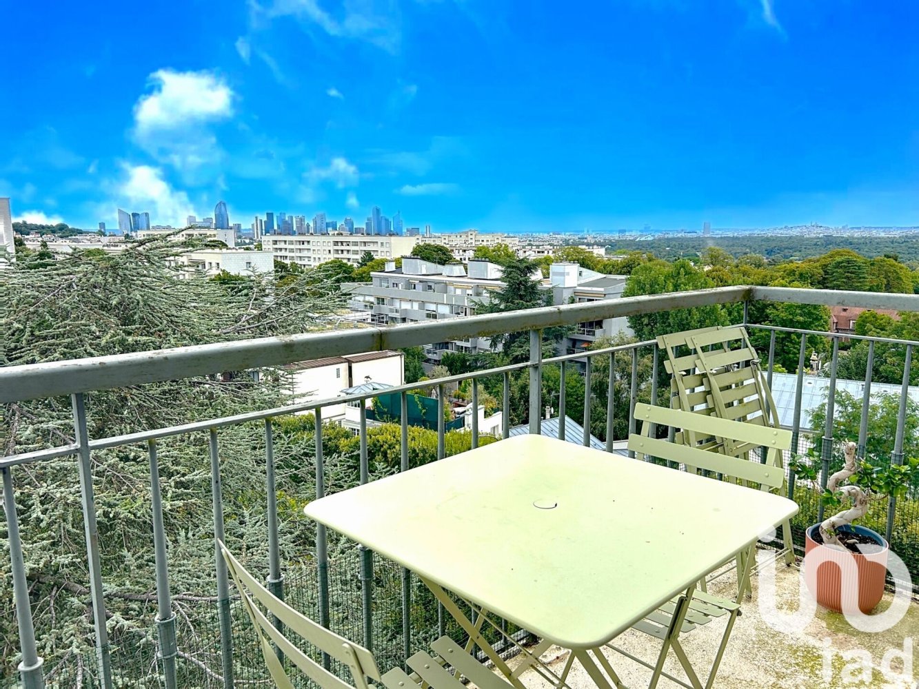 3 bedrooms Apartment in Saint-Cloud, France No. 318276