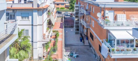 2-salle Appartement à Rome, Italy No. 23112 3