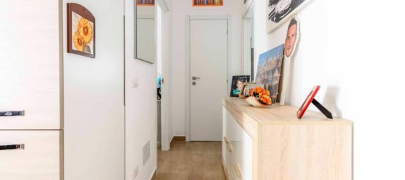 2-salle Appartement à Rome, Italy No. 23112 11