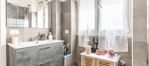 2-salle Appartement à Rome, Italy No. 23112 16