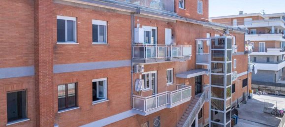 2-salle Appartement à Rome, Italy No. 23112 6