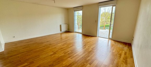 4 bedrooms House in Laval, France No. 357862 2