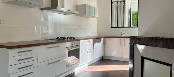 4 bedrooms House in Laval, France No. 357862 3