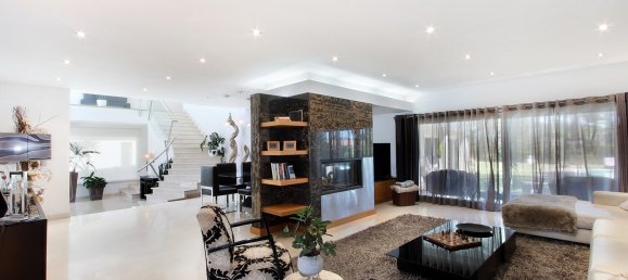 4 bedrooms Villa in Almada, Portugal No. 122170 3