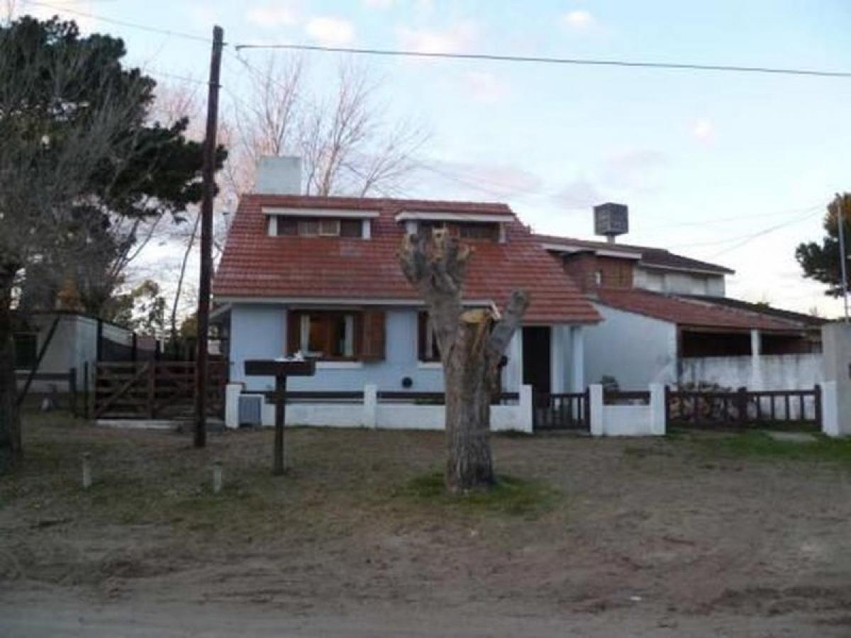 3 bedrooms House in Mar del Plata, Argentina No. 68346