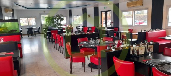 Gewerbliche Immobilie in Compiegne, France 500m², Nr. 242839 2