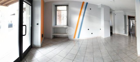 Propiedad comercial de 1 habitación en Urgnano, Italy No. 280245 2