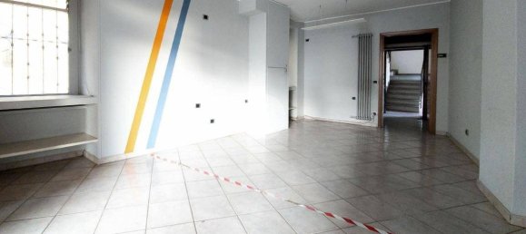Propiedad comercial de 1 habitación en Urgnano, Italy No. 280245 3