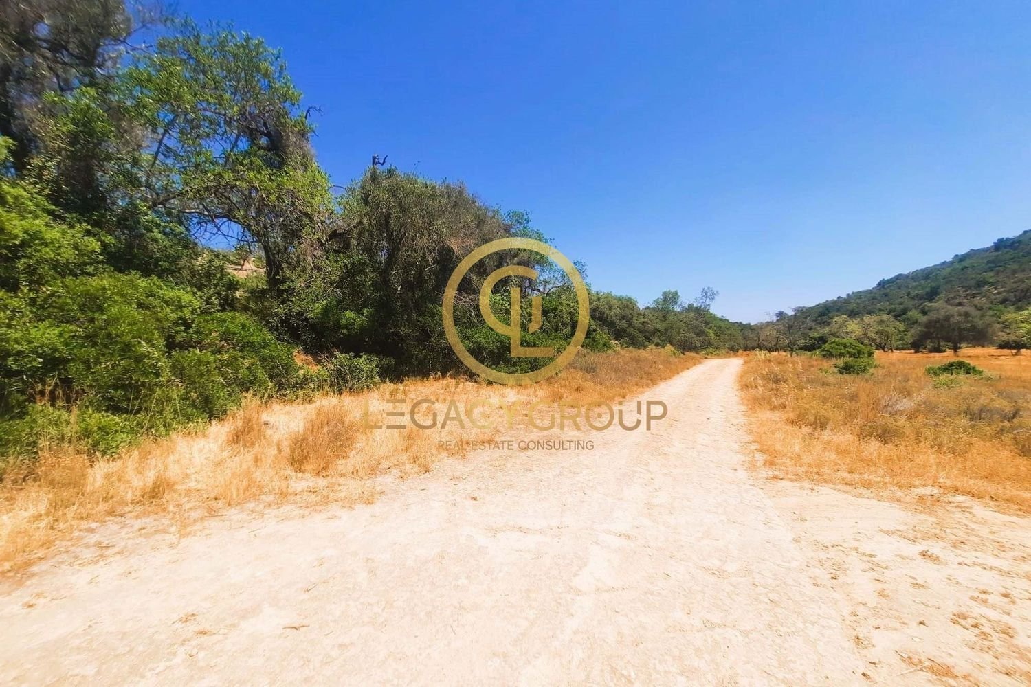 909m² Land in Loule, Portugal No. 15896