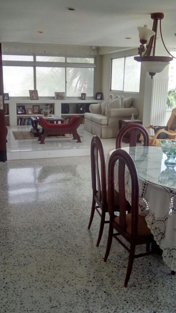 Casa de 4 dormitorios en Atlántico, Colombia No. 1783