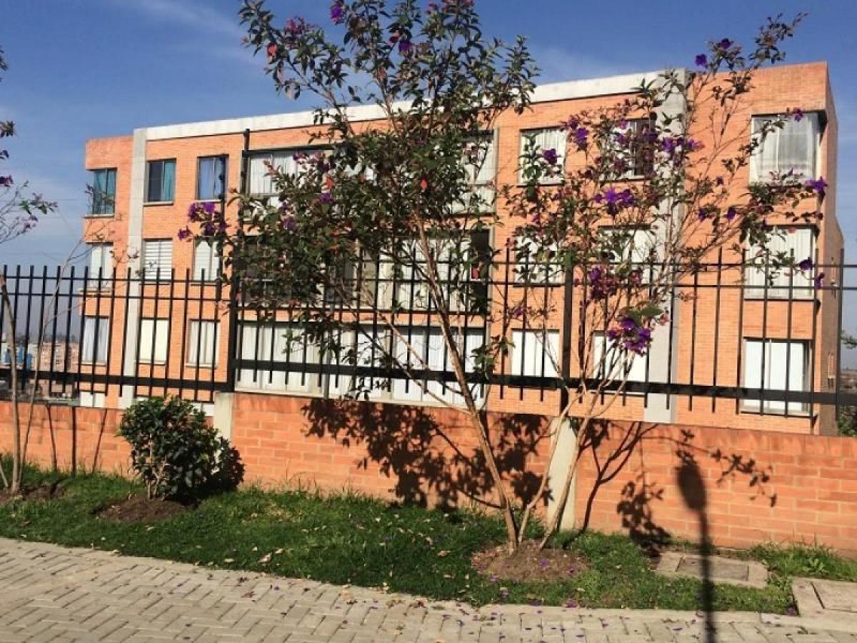 2 bedrooms House in Bogota, Colombia No. 13940