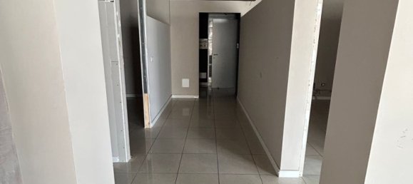 234m² Commercial property in Asti, Italy No. 274138 8