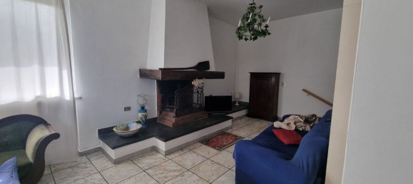 6 rooms House in Massa, Italy No. 173766 9