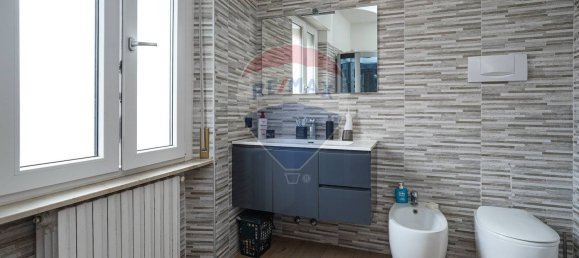 4 Schlafzimmer Haus in Bonate Sotto, Italy, Nr. 360476 11