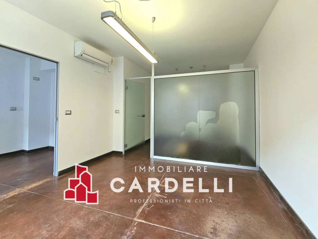 Propiedad comercial de 2 habitaciónes en Porto San Giorgio, Italy No. 214424