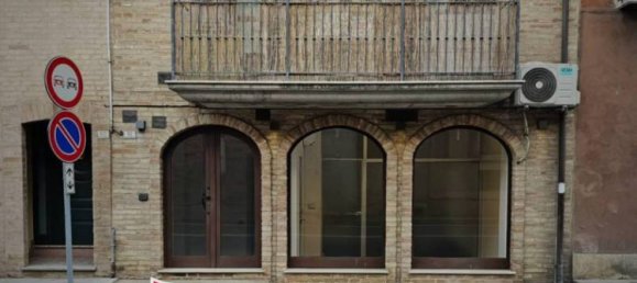 Propiedad comercial de 2 habitaciónes en Porto San Giorgio, Italy No. 214424 17