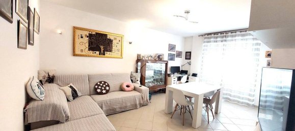 3 bedrooms Apartment in Ferrara, Italy No. 348828 4