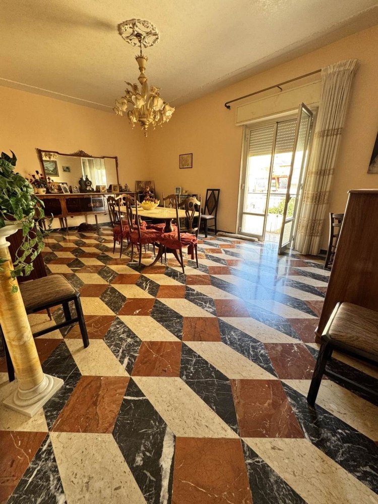 6-salle Appartement à Erice, Italy No. 142153