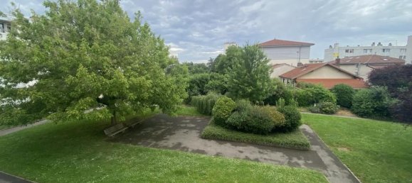 2 bedrooms Apartment in Venissieux, France No. 322432 16