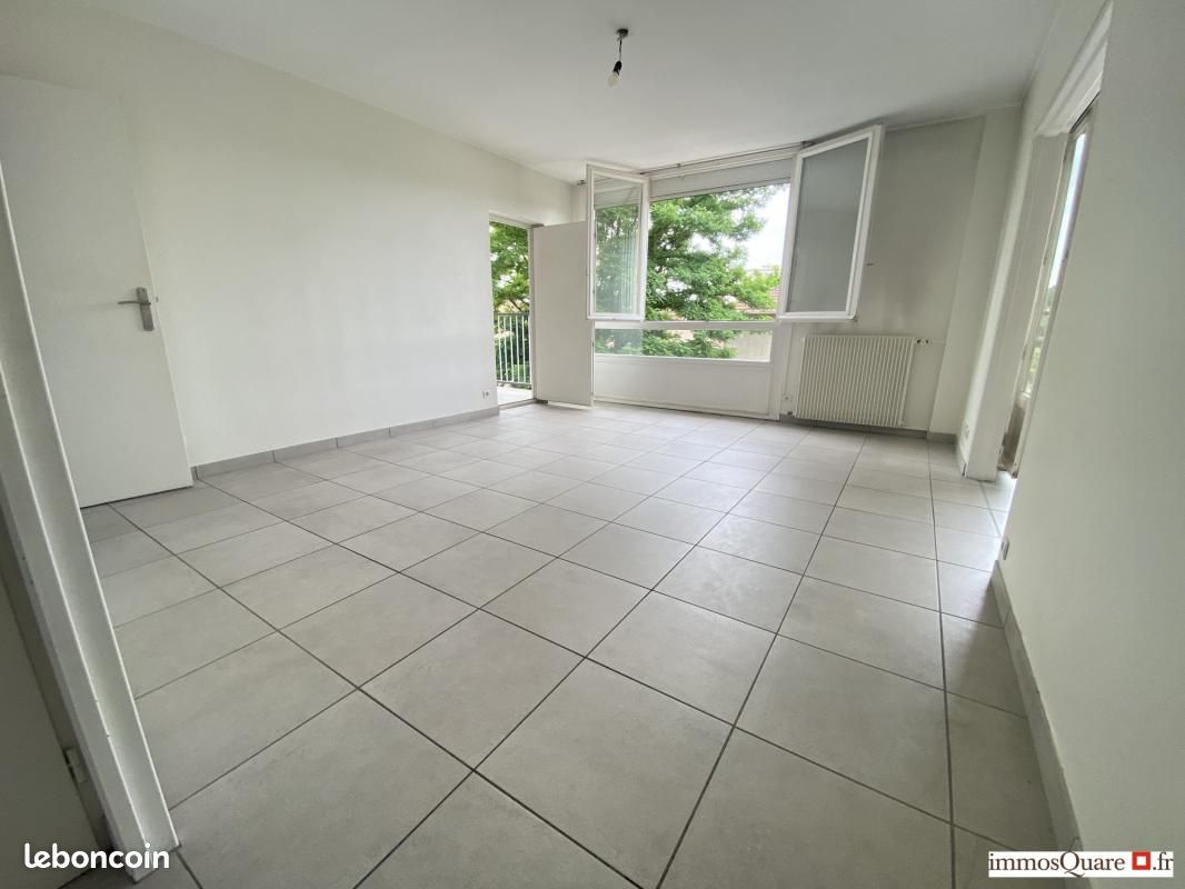 2 bedrooms Apartment in Venissieux, France No. 322432