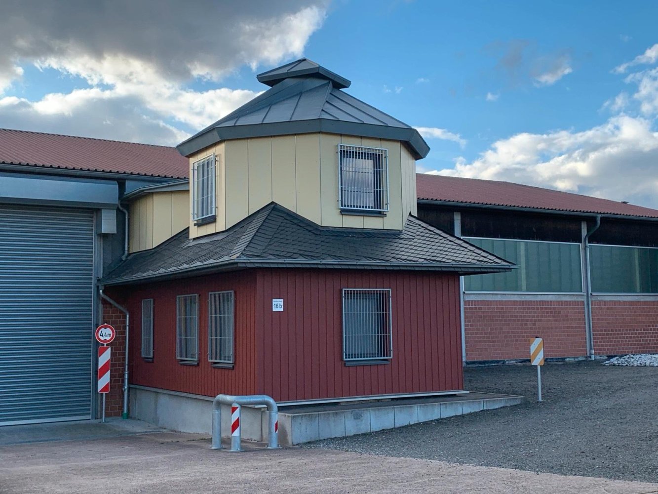 608m² Warehouse in Waldeck-Frankenberg, Germany No. 219323