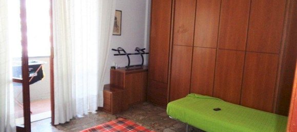 4 rooms Apartment in Modena, Italy No. 163344 4