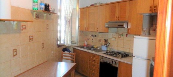 4 rooms Apartment in Modena, Italy No. 163344 2