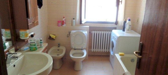 4 rooms Apartment in Modena, Italy No. 163344 9