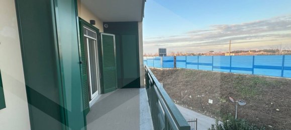 3غرفة شقة في Giugliano in Campania, Italy رقم 21228 23