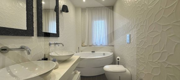 3غرفة شقة في Giugliano in Campania, Italy رقم 21228 16