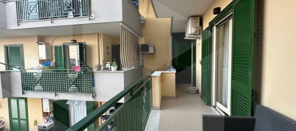 3غرفة شقة في Giugliano in Campania, Italy رقم 21228 21