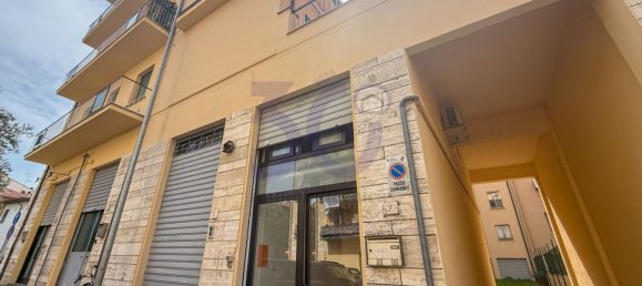 Oficina en Arezzo, Italy 44 m² No. 381510 2