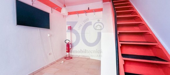 Oficina en Arezzo, Italy 44 m² No. 381510 9