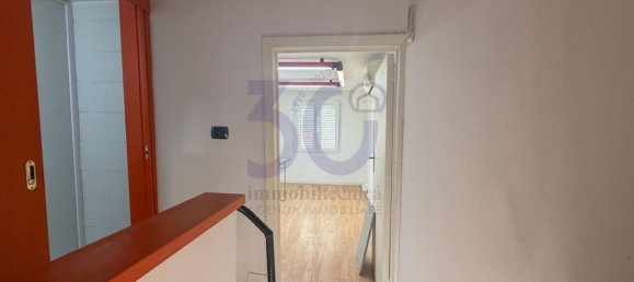 Oficina en Arezzo, Italy 44 m² No. 381510 3