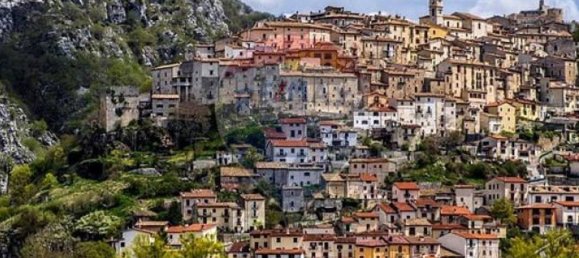 2غرفة عقار تجاري في Barrea, Italy رقم 85280 4