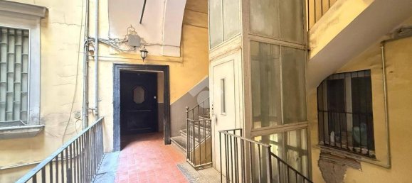 2 Schlafzimmer Wohnung in Naples, Italy, Nr. 357623 3