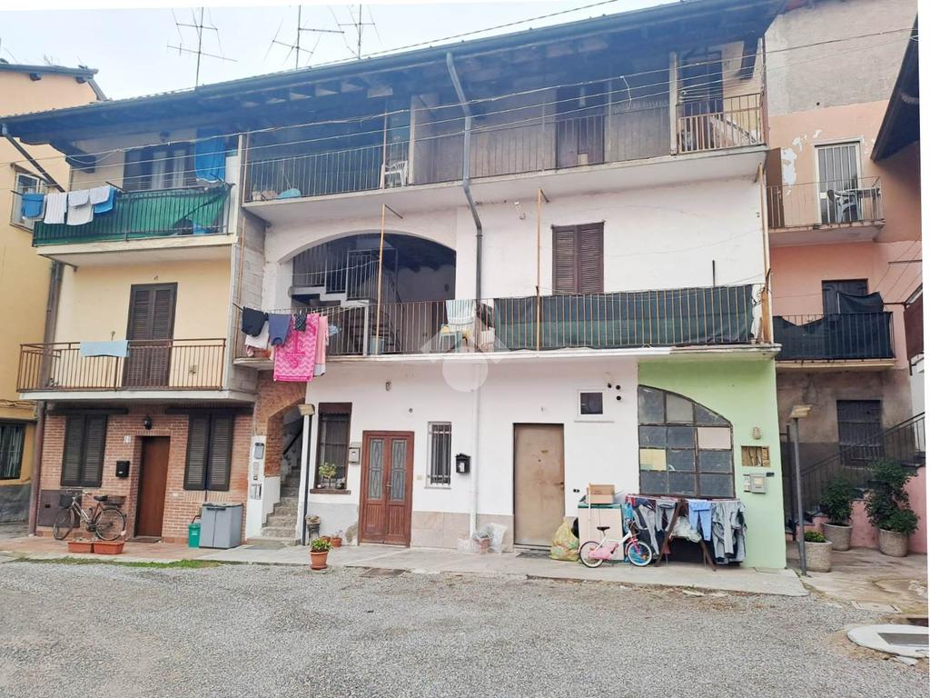 1 bedroom Apartment in Turate, Italy No. 11534