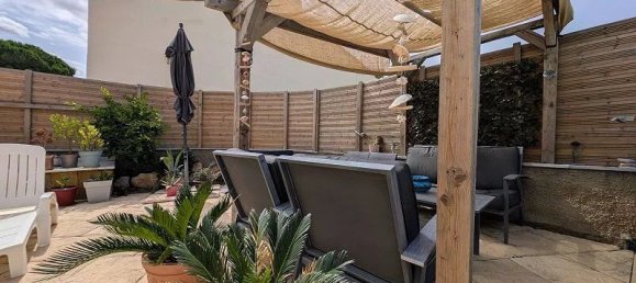 3 bedrooms Villa in Istres, France No. 319939 2