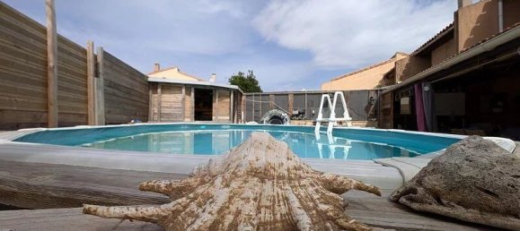 3 bedrooms Villa in Istres, France No. 319939 5