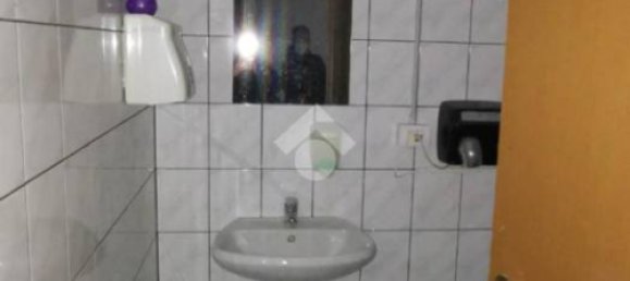 Gewerbliche Immobilie in Solaro, Italy 300m², Nr. 128946 8