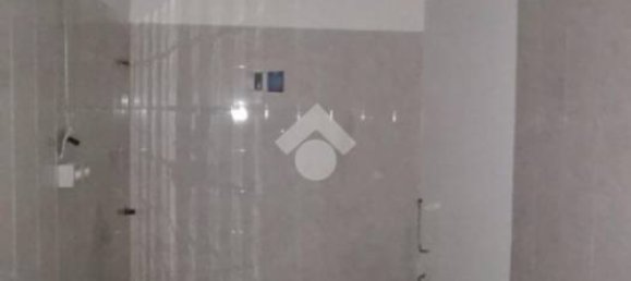 Gewerbliche Immobilie in Solaro, Italy 300m², Nr. 128946 6