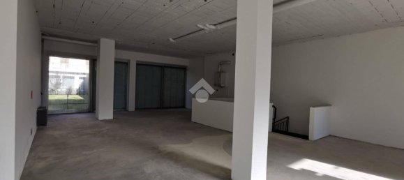 Gewerbliche Immobilie in Solaro, Italy 300m², Nr. 128946 14